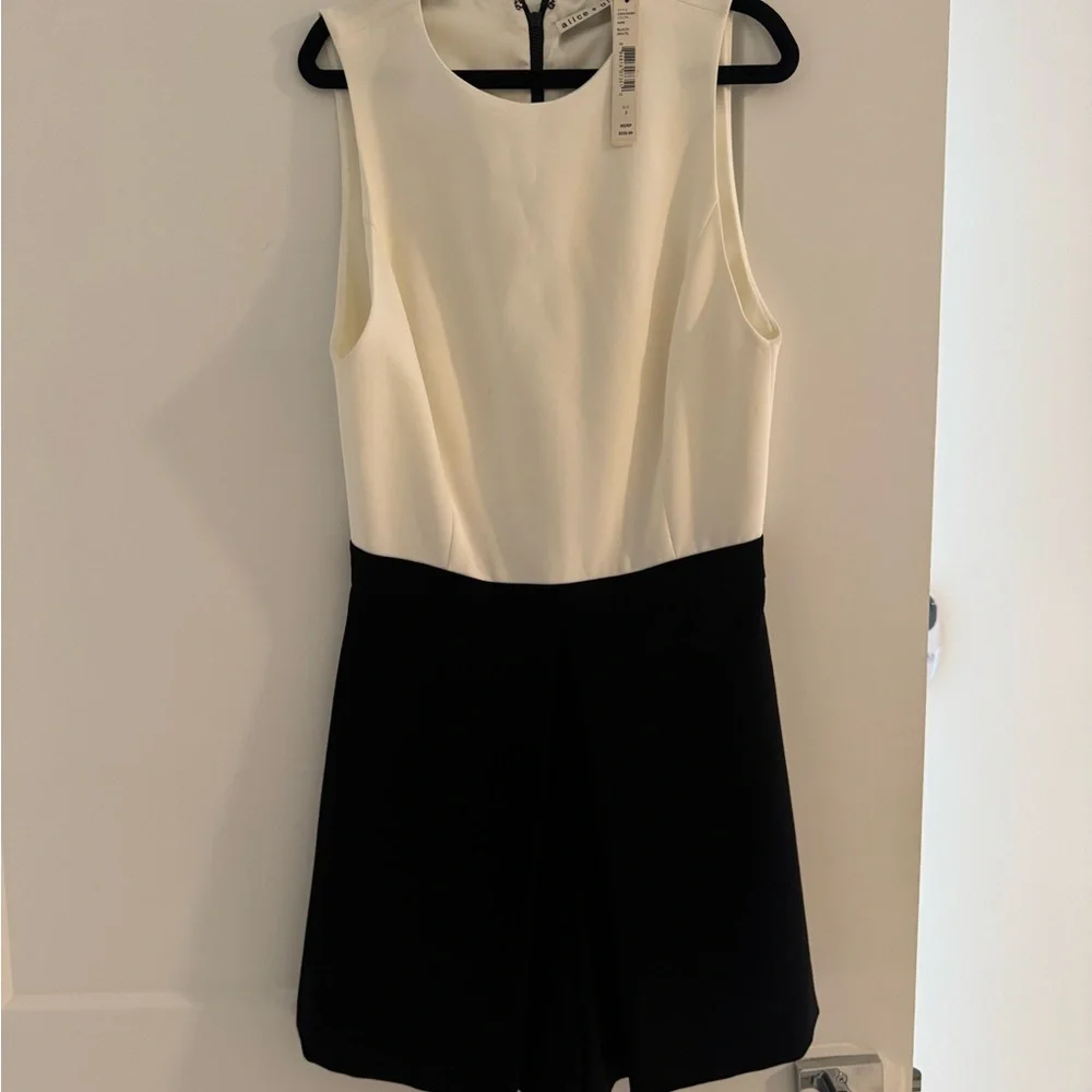 NWT Alice + Olivia White Black Rhode Romper, Size 2